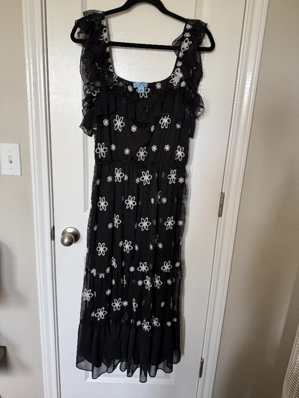 CeCe Women’s Black White Square Neck Ruffled Eyelet Flower Maxi Dress M